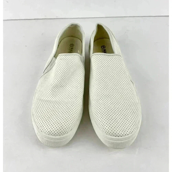 White Perforated Slip On Casual Shoes Sz 10 B Magellan Outdoors Women's - Picture 2 of 9